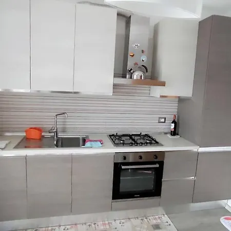 Feel At - Letizia House Апартаменты Ловере